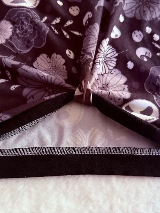 Nightmare Before Christmas Boutique Jack NBC V-neck XL runs big see measurement - Picture 3 of 5